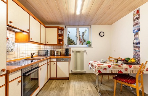 Wolfach Apartamento | Apartamento 'Berghansenhof' con vistas a la montaña, terraza privada y Wi-Fi