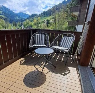 Zweisimmen Apartamento | Apartment Bergluft by Interhome