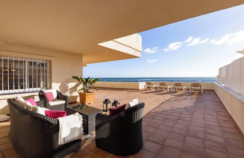 Buenas Noches Apartamento | Apartamento "Bermuda Beach 7" cerca de la playa con piscina, jardín y Wi-Fi