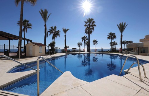 Buenas Noches Apartamento | Apartamento "Bermuda Beach 7" cerca de la playa con piscina, jardín y Wi-Fi