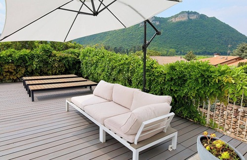 Affi Apartamento | Apartamento 'Biancaleo Bloom' con piscina compartida, terraza privada y Wi-Fi