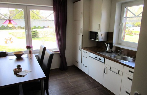 Sudbrookmerland Apartamento | Boersma - Apartment Biesterfeld - Apartamento, ducha o baño, aseo, 2 Schlafräu