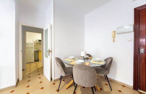 Almeria Apartamento | Apartamento 'Bilbao 22 Comodo' con vistas al mar y aire acondicionado