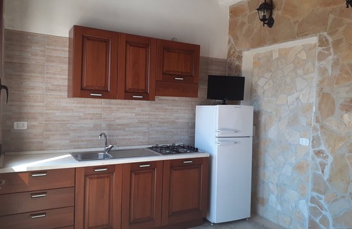 Vieste Apartamento | Apartamento 'Bilo Standard' con jardín compartido, Wi-Fi y aire acondicionado