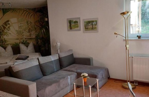 Werder Apartamento | Apartment Blütenstadt Werder im Souterraine