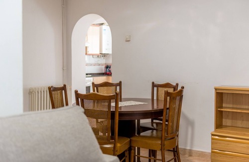 Tremp Apartamento | Apartamento 'Blanch 1' con balcón