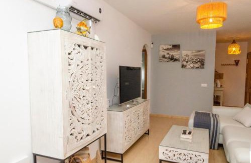 Alcanar Apartamento | Apartment block from the sea