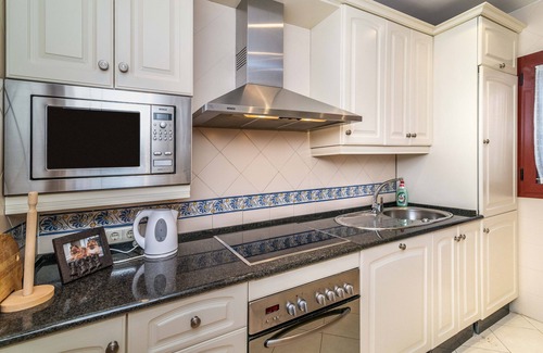Nikki Beach Apartamento | Apartamento "Boutique Penthouse Elviria Beachside" con piscina, 2 terrazas y Wi-Fi