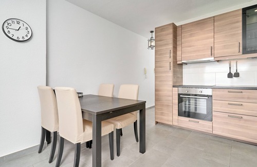 Almunecar Apartamento | Apartamento 'Brisa Marina' con vistas al mar, piscina compartida y Wi-Fi