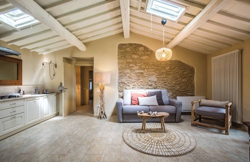 La Cetina Apartamento | Apartamento 'Brotes Appartamento Mandorlo' con piscina compartida, Wi-Fi y aire acondicionado