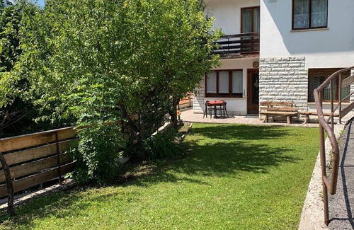 Forno di Zoldo Apartamento | Apartamento 'Bruna' con vistas a la montaña, terraza privada y Wi-Fi