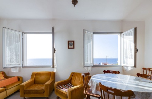 Porto Alabe Otro | Apartamento "Buena Vista" con vistas al mar, terraza y jardín compartido