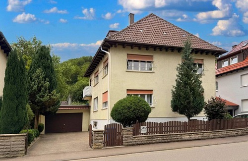 Gemarkung Truchtelfingen Apartamento | Apartamento "Bullentäle" con piscina compartida, terraza y Wi-Fi