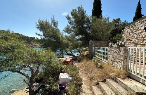 Cove Osibova (Milna) Apartamento | Apartment By the Sea