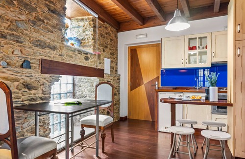 Vegadeo Apartamento | Apartamento 'C De Alborada Del Eo' con vistas a la montaña, jardín privado y Wi-Fi