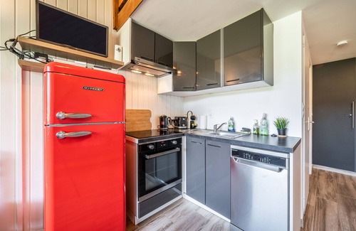 Thollon-les-Memises Apartamento | Apartamento 'Calme, Nature Et Tranquilité' con vistas al lago, balcón y Wi-Fi