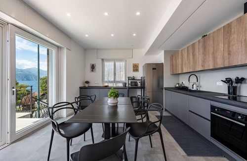 Brenzone sul Garda Apartamento | Apartamento 'Cà Granda Brenzone' con vistas al lago, Wi-Fi y aire acondicionado