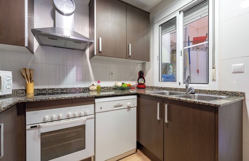Camarles Apartamento | Apartamento 'Ca La Mercè' con terraza privada, Wi-Fi y aire acondicionado