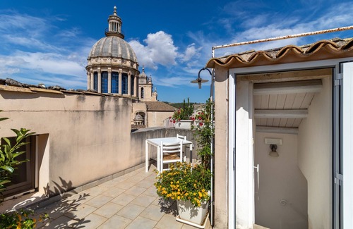 Ragusa Apartamento | Apartamento 'Caelum Hyblae' con terraza privada, Wi-Fi y aire acondicionado