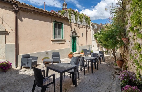 Ragusa Apartamento | Apartamento 'Caelum Hyblae' con terraza privada, Wi-Fi y aire acondicionado
