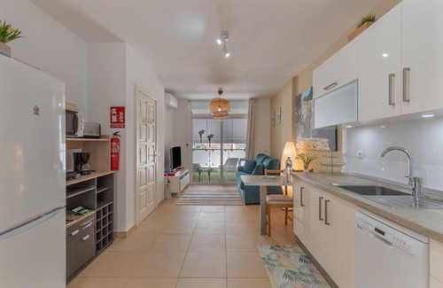 Puerto Naos Apartamento | Apartment 'Calas' with Mountain View, Wi-Fi and Air Conditioning