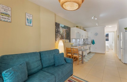 Puerto Naos Apartamento | Apartment 'Calas' with Mountain View, Wi-Fi and Air Conditioning