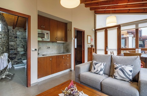 Ordes Apartamento | Apartamento 'Camino' con terraza compartida, jardín privado y Wi-Fi