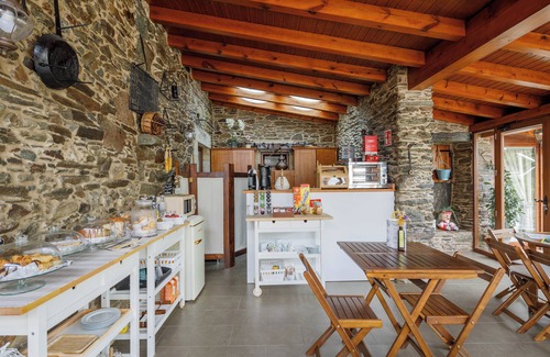 Ordes Apartamento | Apartamento 'Camino' con terraza compartida, jardín privado y Wi-Fi