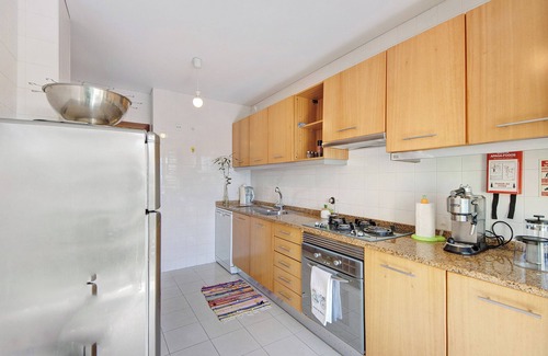 Barra Apartamento | Apartamento 'Cantinho Da Praia Da Barra' con vistas al mar, piscina compartida y Wi-Fi