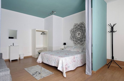 Praia da Vitoria Apartamento | Apartamento 'Cantinho Dos Remédios' con vistas a la montaña, Wi-Fi y aire acondicionado.