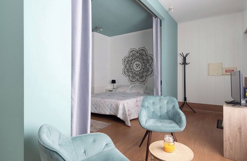 Praia da Vitoria Apartamento | Apartamento 'Cantinho Dos Remédios' con vistas a la montaña, Wi-Fi y aire acondicionado.