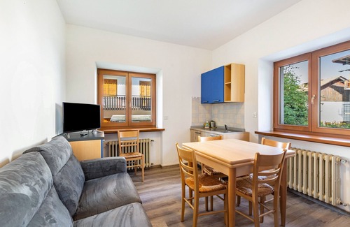 Auronzo di Cadore Apartamento | Apartamento 'Casa Da Rin Emma' con vistas a la montaña, jardín privado y Wi-Fi