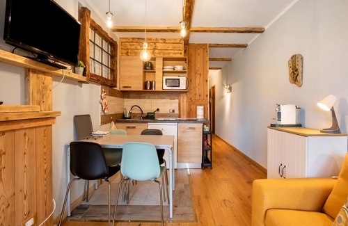 Gressan Apartamento | Apartment 'Casa Andrea Vista Monte Bianco' with Mountain View, Balcony and Wi-Fi