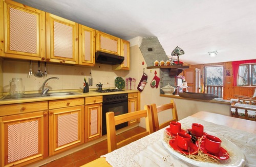 Champorcher Apartamento | Apartamento 'Casa Betulla Champorcher' con vistas a la montaña, terraza y jardín compartidos