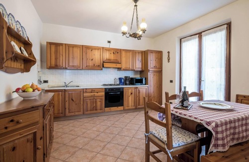 Tremosine Apartamento | Apartamento 'Casa Chiara' con vistas al lago, terraza privada y Wi-Fi