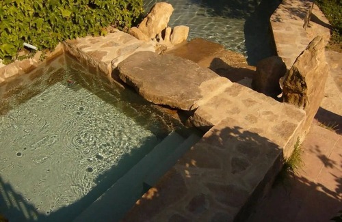 Castelltercol Apartamento | Apartamento 'Casa Cueva De Piedra' con vistas a la montaña, piscina compartida y Wi-Fi