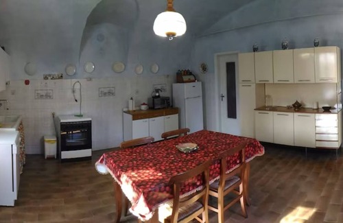 Trisobbio Apartamento | Apartamento 'Casa Dei Nonni' con vistas a la montaña, terraza privada y Wi-Fi