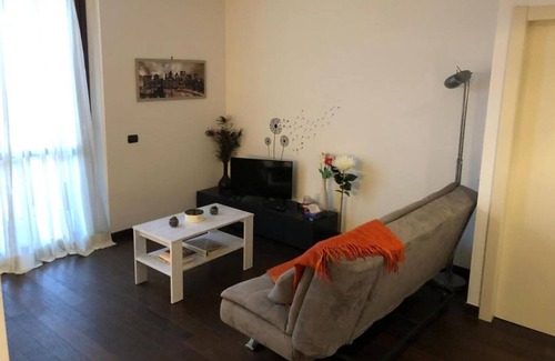 Sesto Calende Apartamento | Apartment 'Casa Emagal' with Private Terrace, Balcony and Wi-Fi