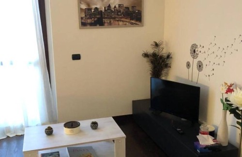 Sesto Calende Apartamento | Apartment 'Casa Emagal' with Private Terrace, Balcony and Wi-Fi