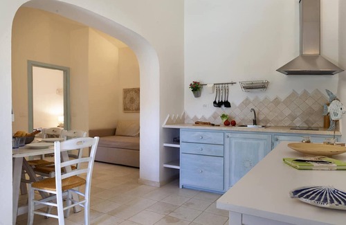 La Conia Apartamento | Apartamento "Casa Federica" cerca de la playa con aire acondicionado, Wi-Fi, terraza y jardín