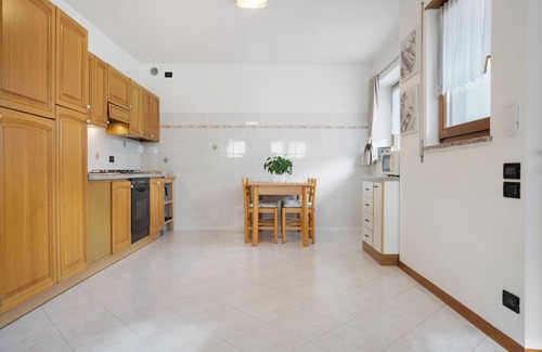 Roncegno Apartamento | Apartamento 'Casa Hueller' con vistas a la montaña, terraza privada y Wi-Fi