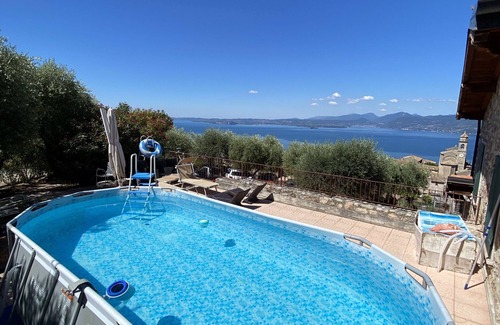Albisano Apartamento | Apartamento 'Casa Jessica' con vistas al lago, jardín y Wi-Fi