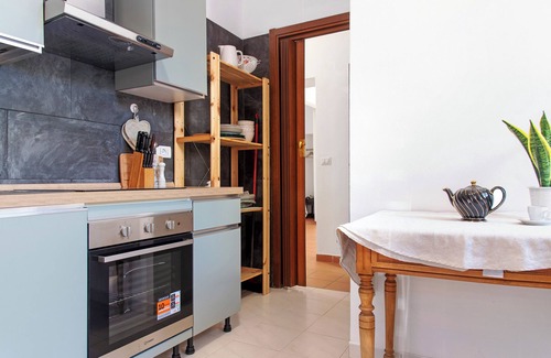 Porto Ceresio Apartamento | Apartamento 'Casa Maria' con jardín privado y Wi-Fi