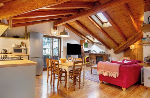 Pila Apartamento | Apartamento 'Casa Olma' con vistas a la montaña, terraza privada y Wi-Fi