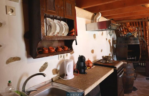 Molares Apartamento | Apartment 'Casa Alto Das Fragas' with Mountain View, Wi-Fi and Air Conditioning