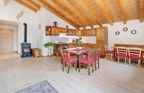 Grosio Casa | Apartamento 'Casa Sergio' con vistas a la montaña, jardín privado y balcón