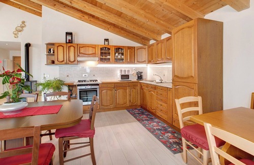 Grosio Casa | Apartamento 'Casa Sergio' con vistas a la montaña, jardín privado y balcón