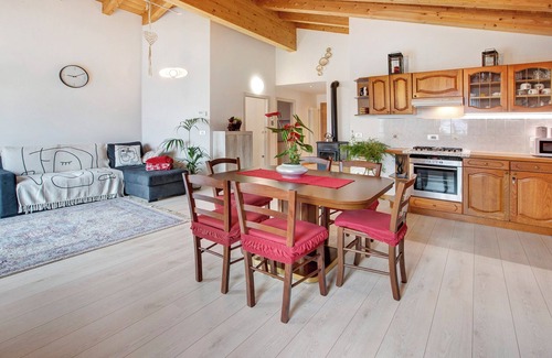 Grosio Casa | Apartamento 'Casa Sergio' con vistas a la montaña, jardín privado y balcón