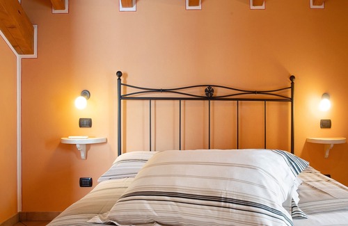 Cannero Riviera Apartamento | Apartamento "Casale Mansarda con Vista Lago" con balcones y Wi-Fi
