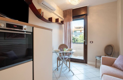 Arezzo Apartamento | Apartment "Casamelo" with Private Terrace & Wi-Fi